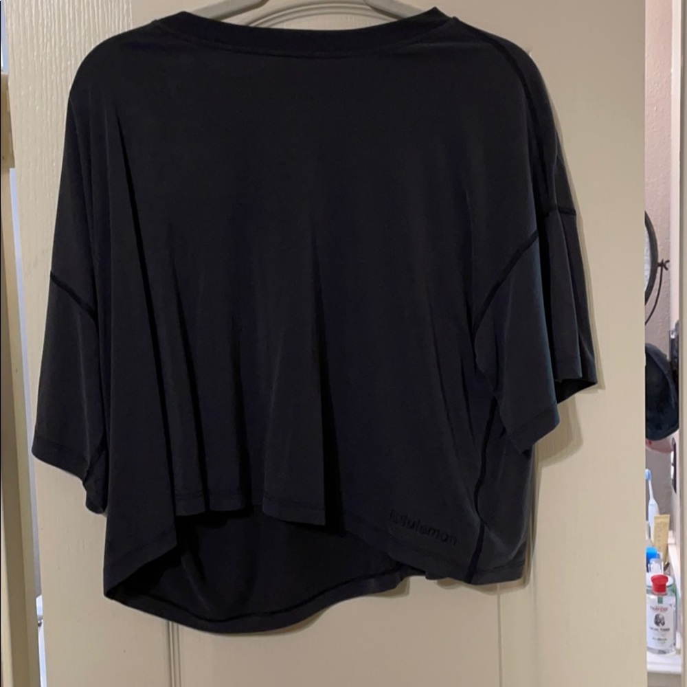 Lululemon mid crop oversized top, black, 8